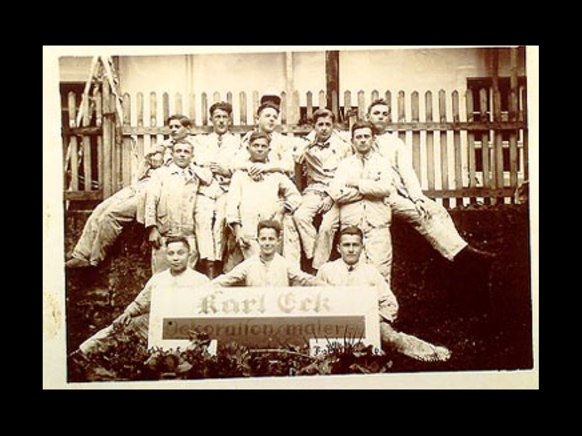 Historisches Teamfoto von Maler Eck in Heidelberg, Malermeister und Malerbetrieb seit 104 Jahren.