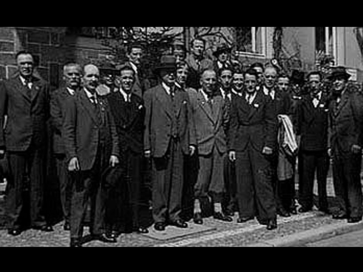 Gruppe von Malermeistern in Heidelberg, historische Aufnahme, 104 Jahre Maler Eck Jubiläum.