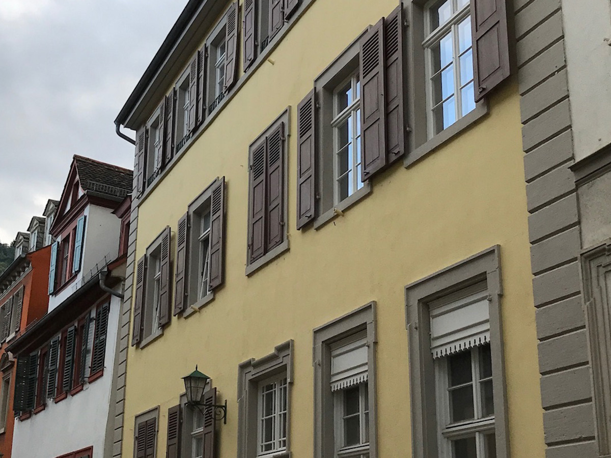 Fassadensanierung eines historischen Gebäudes in Heidelberg durch Maler Eck.